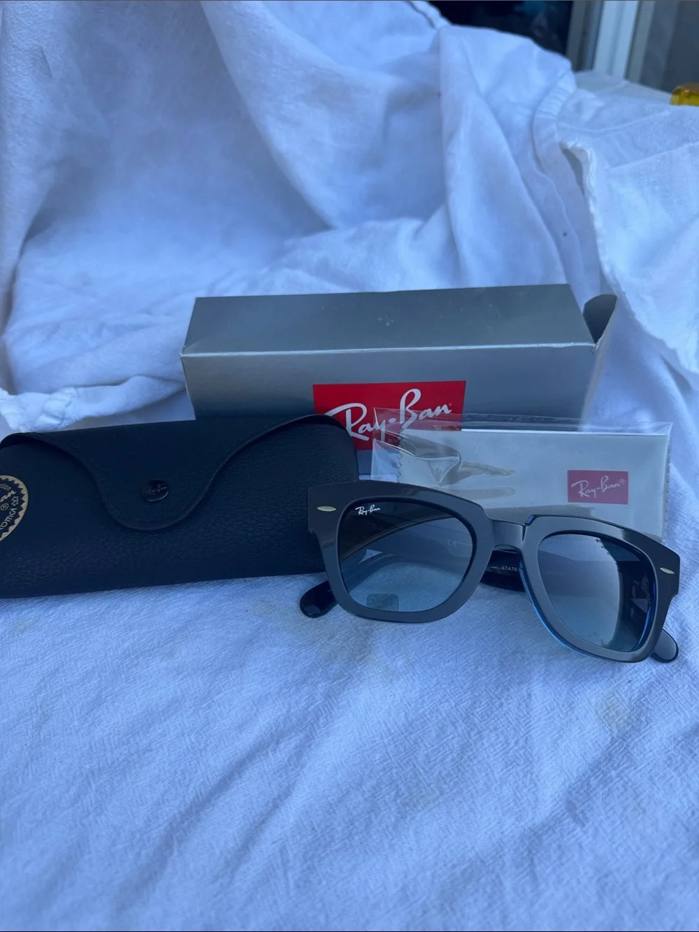 Ray-Ban muted grey blueWayfarer Sunglasses with Gray Lenses 49 Eyesize